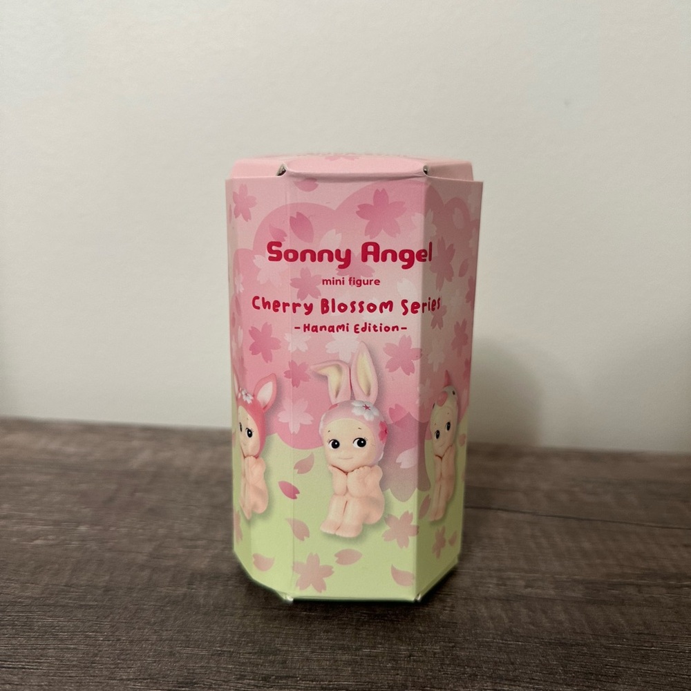 sitting down blind box
